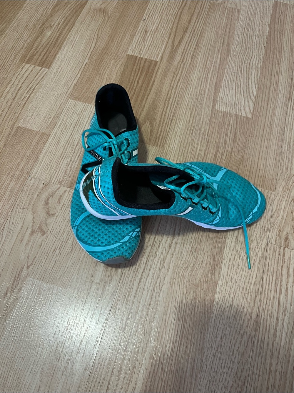 New Balance Teal Lace-Up Running Shoes